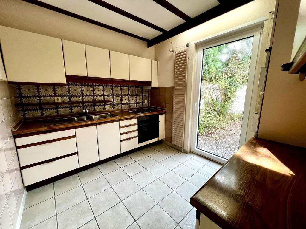 Immobilie in Kaiserslautern - KL-Bännjerrück:Großzügiges, freistehendes Einfamilienhaus m. Einliegerwhg., Garage u. schönem Garten - Bild 3