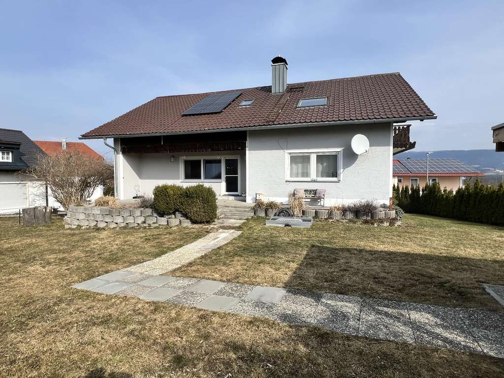 Immobilie in Breitenberg - Viel Platz für die große Familie - EFH im Ortskern von Breitenberg - Bild 2