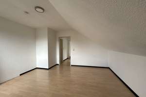 Sehr Schöne 2-Z.- DG-Wohnung mit Balkon, zentral in LEV, provisionsfrei von Privat  – 51373 Wiesdorf, Leverkusen – Vorschaubild 6
