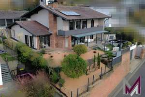 Büdingens beste Lage - Zweifamilienhaus mit *Garten*Pool*Sauna*Garagen – Die vollständige Adresse der Immobilie erhältst du vom Anbieter., 63654 Büdingen – Vorschaubild 1