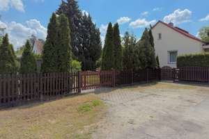 Sanierungsbedürftiges Einfamilienhaus auf ruhigem, sonnigem Grundstück in Berlin-Mahlsdorf – Die vollständige Adresse der Immobilie erhältst du vom Anbieter., 12623 Mahlsdorf, Berlin – Vorschaubild 3