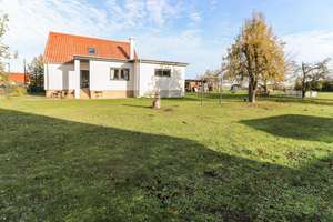 Traumhaftes Familienhaus mit Kamin, Designküche & großem Garten – Die vollständige Adresse der Immobilie erhältst du vom Anbieter., 39279 Hobeck – Vorschaubild 2