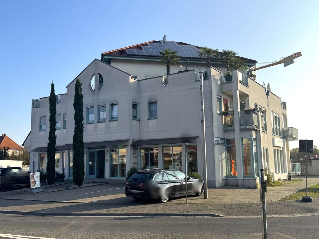 Immobilie in Osthofen - Familien aufgepasst- 3 ZKB Wohnung mit Balkon, Garage und PKW- Stellplatz - Bild 0