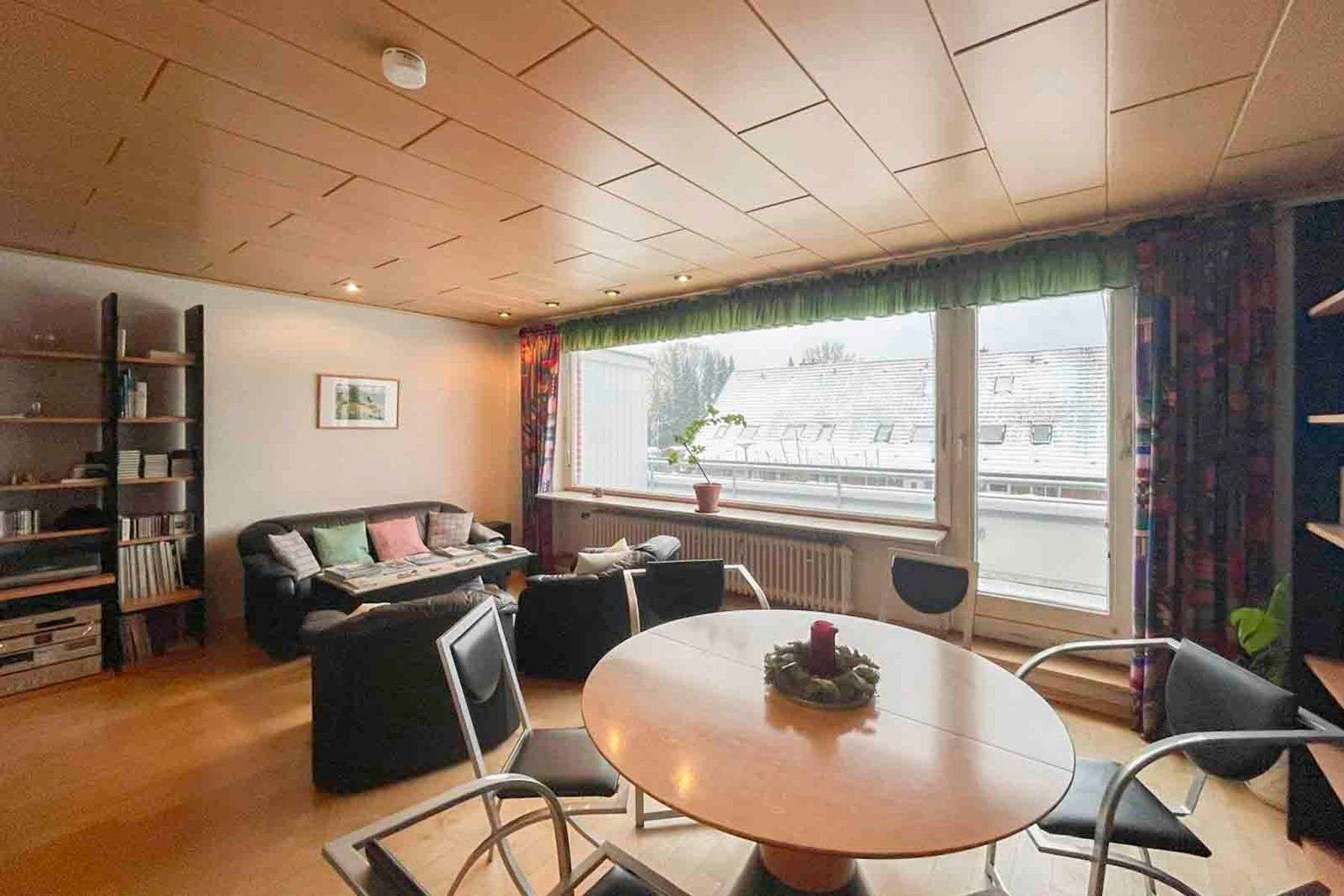 Viel Potenzial: 3-Zimmer-Wohnung mit Balkon, Tiefgarage und Top-Anbindung in Lübeck-Moisling, Lübeck – Bild 2