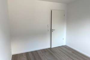 ...Neubau Erstbezug! Attraktives und modernes Reihenhaus mit S- W Terrasse und zwei Stellplätzen  – Hamburger Str. 66 a, 21493 Schwarzenbek – Vorschaubild 15