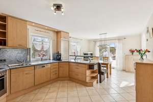 Individuell geplantes Einfamilienhaus mit Galerie, Südterrasse und Doppelgarage – Die vollständige Adresse der Immobilie erhältst du vom Anbieter., 86316 Friedberg – Vorschaubild 3