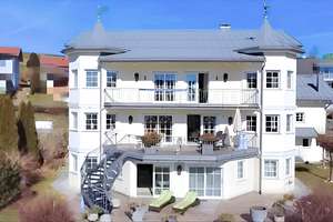 Exklusives Einfamilienhaus mit Villencharakter in Oberstaufen im Allgäu – Die vollständige Adresse der Immobilie erhältst du vom Anbieter., 87534 Oberstaufen – Vorschaubild 1