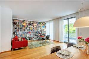 Möbliert: Helle 3-Zimmer Wohnung mit umlaufender Dachterrasse – Die vollständige Adresse der Immobilie erhältst du vom Anbieter., 81927 Englschalking, München – Vorschaubild 1