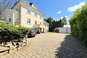 Exklusiv in Schleußig nahe Clara-Zetkin Park: Gründerzeit Villa mit Anbau für ELW oder Praxis/Büro