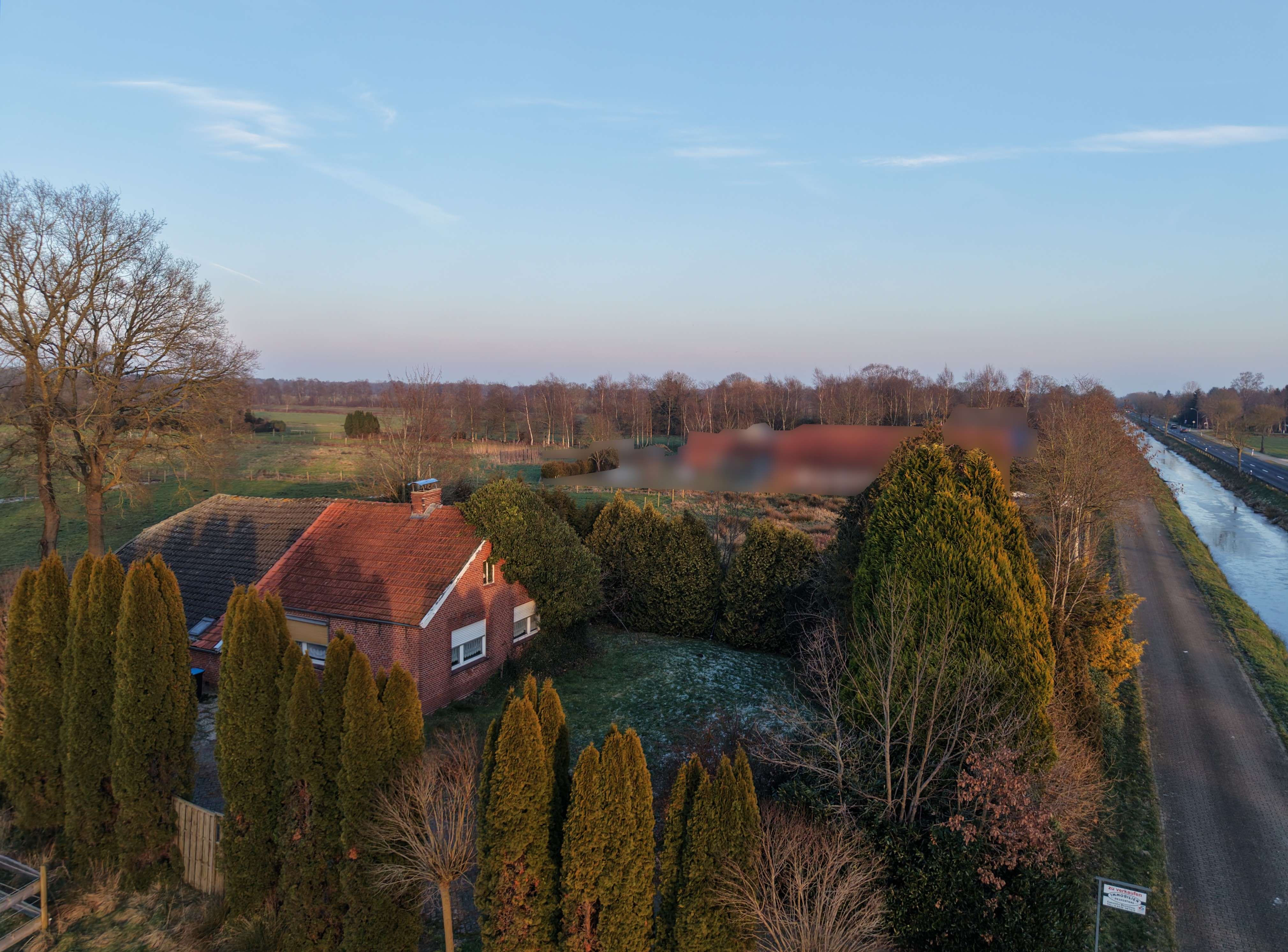 Verkauft! Sanierbedürftiges Fehnhaus in Kanallage mit Blick auf Wiesen und Felder!, Leer Kreis – Bild 4