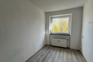 4 Zimmerwohnung mit Blick ins Grüne, Balkon und Gäste WC – Karlsruher Straße 9, 30519 Mittelfeld, Hannover – Vorschaubild 6