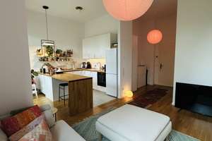 2-Zimmer Wohnung, gehobene Ausstattung, Balkon, für Singles geeignet