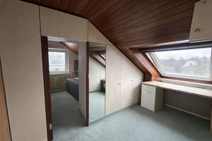 Großzügige 5-Zimmer Dachgeschosswohnung mit Balkon in Stuttgart-Mitte erstmal bis April 2027 – Jakobstraße 20, 70182 Heusteigviertel, Stuttgart – Vorschaubild 11