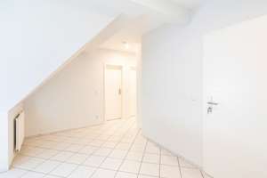 Ideale Kapitalanlage: Großzügige 3,5-Zimmer-Dachgeschosswohnung mit PKW-Stellplatz in Wellingdorf – Die vollständige Adresse der Immobilie erhältst du vom Anbieter., 24148 Wellingdorf, Kiel – Vorschaubild 8