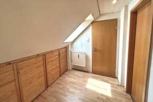 Viel Platz bietet dieses Wohnhaus mit Vollkeller in Kiel-Elmschenhagen – Kiel – Vorschaubild 20