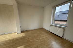 Renovierungsbedürftiges Doppelhaus/Einfamilienhaus zu verkaufen! – Hamburg – Vorschaubild 7