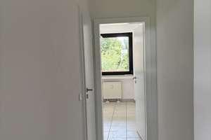 Gepflegte 3-Zimmer-Wohnung mit Garage und Balkon in Düsseldorf-Unterbach – 40627 Unterbach, Düsseldorf – Vorschaubild 4