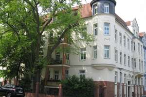 Schöne 3 Zi-Wohnung mit Laminat, sep. Küche und Wannenbad in der südlichen Innenstadt – Otto-Kilian-Straße 50, 6110 Lutherplatz/Thüringer Bahnhof, Halle (Saale) – Vorschaubild 1