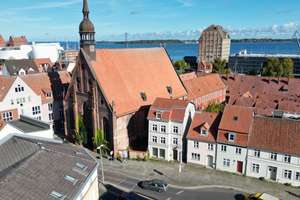 Altstadtjuwel mit Potenzial – Stadthaus mit Gewerbe und Ferienwohnungen in Stralsund – Die vollständige Adresse der Immobilie erhältst du vom Anbieter., 18439 Altstadt, Stralsund – Vorschaubild 2