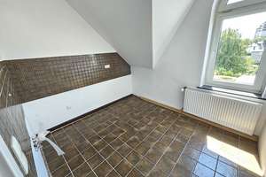 Gemütliche 2-Zimmer-Dachgeschosswohnung mit Dachterrasse im gepflegtem Altbau-Mehrfamilienhaus – Die vollständige Adresse der Immobilie erhältst du vom Anbieter., 41239 Schrievers, Mönchengladbach – Vorschaubild 3