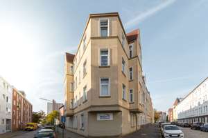 Große 3-Zimmer-Wohnung mit Balkon in Bremerhaven-Lehe! – Fritz-Reuter-Straße 29, 27568 Lehe, Bremerhaven – Vorschaubild 1