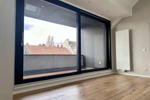 Dachgeschoss Wohnung -  Komplett saniert  - mit Klimaanlage & Einbauküche & großer Loggia – Hermannstr. 22, 40233 Flingern Nord, Düsseldorf – Vorschaubild 7