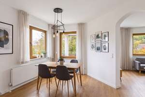 Ihr neues Zuhause in Stuttgart - Süd in ruhiger Lage. Zweifamilienhaus mit Garage und Stellplatz – Die vollständige Adresse der Immobilie erhältst du vom Anbieter., 70569 Kaltental, Stuttgart – Vorschaubild 5