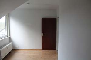 In ruhiger Lage wenige Minuten zum Unterbacher See – Vennstr.106 106, 40627 Unterbach, Düsseldorf – Vorschaubild 7