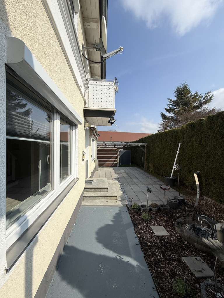 Immobilie in Egenhofen - Egenhofen: Sonniges Einfamilienhaus mit großem Garten, Gartenhaus, Terrasse, Balkon und Doppelgarage - Bild 3