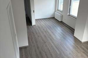 Moderne 2,5 Zimmer Wohnung im Herzen von Zuffenhausen- Erstbezug nach Komplettsanierung – Markgröninger Straße 56, 70435 Zuffenhausen-Mitte, Stuttgart – Vorschaubild 8