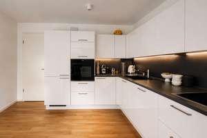 Neuwertige Vierzimmerwohnung mit Terrasse, Küche und Stellplatz in Wiesbaden-Rheingauviertel – Die vollständige Adresse der Immobilie erhältst du vom Anbieter., 65197 Rheingauviertel / Hollerborn, Wiesbaden – Vorschaubild 4