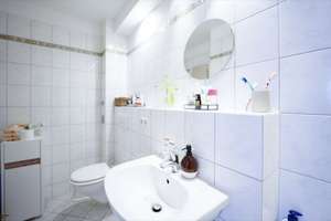 Stilvolle 2-Zimmer-Wohnung mit großzügiger Sonnenterrasse in bester Wilmersdorfer Lage – Die vollständige Adresse der Immobilie erhältst du vom Anbieter., 10709 Wilmersdorf, Berlin – Vorschaubild 9