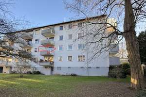 Großzügige Drei-Zimmerwohnung mit Garage in beliebter Wohngegend