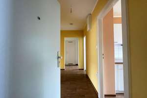 Beliebte Eigentumswohnung mit Loggia in Kiel-Projensdorf! – Charles-Roß-Ring 66, 24106 Wik, Kiel – Vorschaubild 2