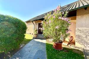 Mehr als groß genug für eine Familie!
Auch groß genug für zwei Familien!
Ihr Haus in Steinsberg! – Die vollständige Adresse der Immobilie erhältst du vom Anbieter., 93128 Regenstauf – Vorschaubild 2