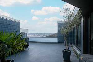 Schönes 4-Zimmer-Einfamilienhaus in Wuppertal mit perfekter Aussicht, Terrasse, Garage & Stellplatz – Wuppertal – Vorschaubild 2