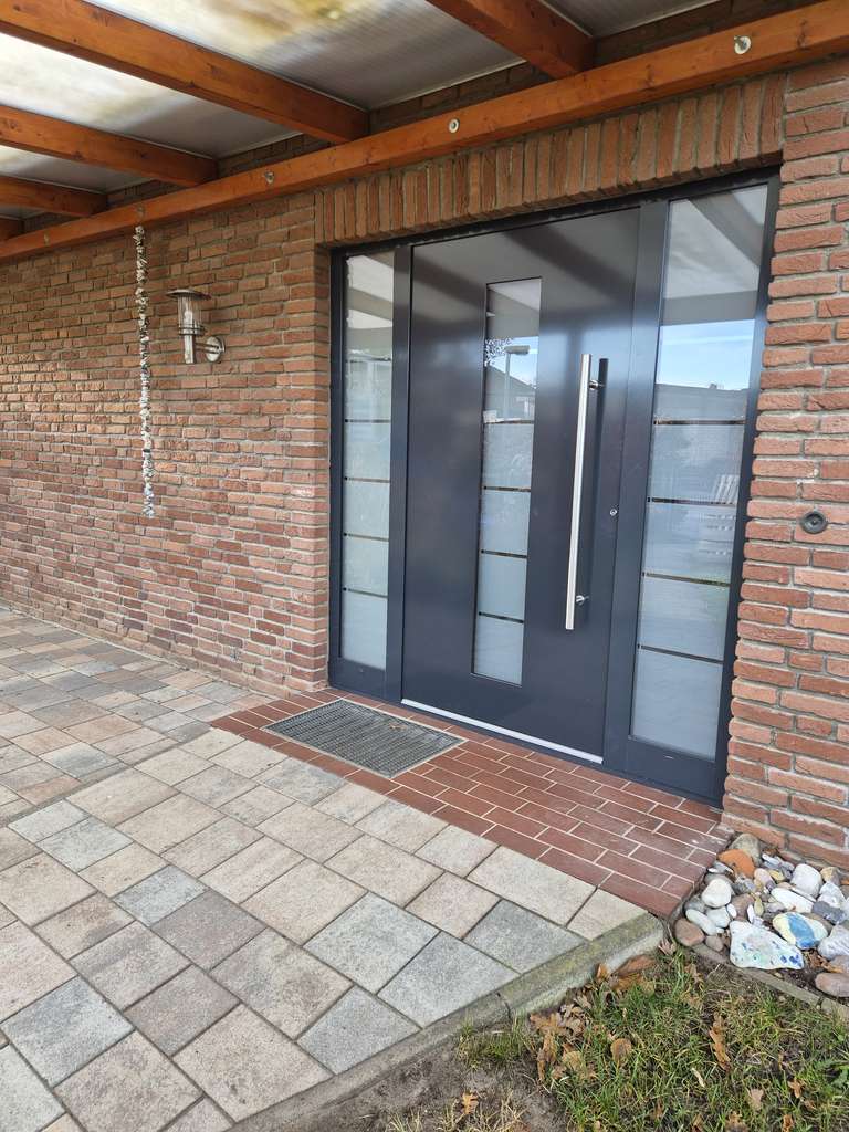 Immobilie in Kropp - Modernisiertes EFH mit 15 kWp PV-Anlage + Speicher, Kamin & ruhiger Sackgassenlage - Bild 1