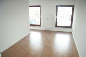 vermietete 4- Raumwohnung mit Dachterrasse, Einbauküche, Vollbad mit Eckbadewanne und Laminat – Die vollständige Adresse der Immobilie erhältst du vom Anbieter., 18055 Stadtmitte, Rostock – Vorschaubild 2