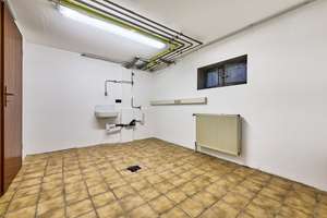SPACIOUS AND ONLY 13 MINUTES TO CLAY! High-quality corner townhouse with garden, whirlpool, & garage – Die vollständige Adresse der Immobilie erhältst du vom Anbieter., 65203 Biebrich, Wiesbaden – Vorschaubild 24