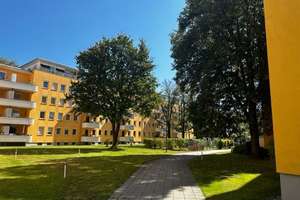  2-Zimmer Wohnung mit Balkon und Einbauküche – Schwanseestr. 56, 81549 Obergiesing, München – Vorschaubild 1