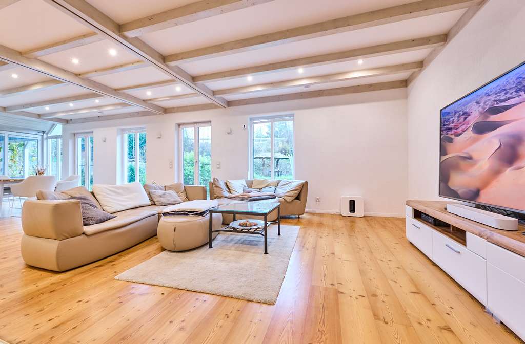 Immobilie in Markt Indersdorf - Attraktives Einfamilienhaus auf großzügigem Grundstück in familienfreundlicher Umgebung - Bild 2