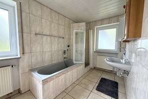 Wohnen mit Perspektive - Haus mit viel Ausbaureserve im Dachgeschoss – Die vollständige Adresse der Immobilie erhältst du vom Anbieter., 88529 Zwiefalten – Vorschaubild 9
