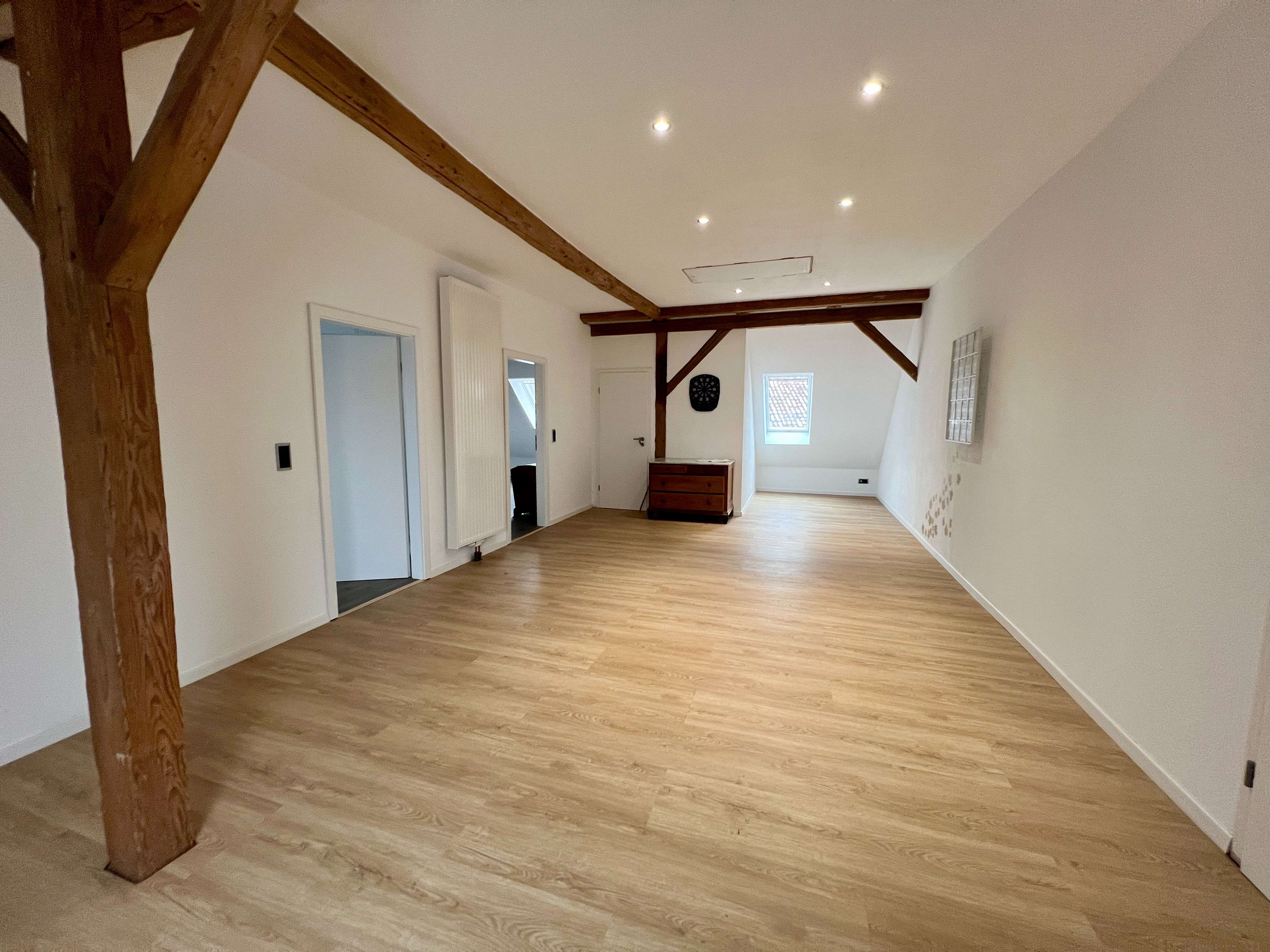 Immobilie in Nienburg/Weser - Kernsanierter Resthof zentral in Erichshagen / großzügiges Platzangebot / großer Garten / Scheunen - Bild 3