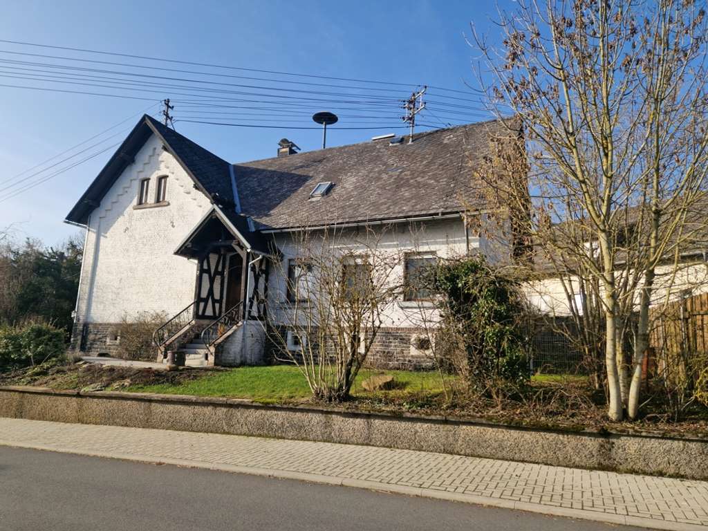 Immobilie in Nisterau - Absolutes Liebhaberobjekt - historisches Anwesen "Alte Schule" in Ortsrandlage! - Bild 3