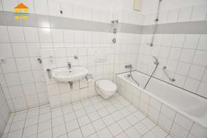*2 Balkone, Tiefgaragenstellplatz und Aufzug in zentraler Lage* – Gießerstraße 31, 9130 Sonnenberg, Chemnitz – Vorschaubild 12