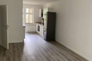 helle 3 Zimmer Wohnung mit Balkon, eigenen Gartenanteil und Einbauküche – Reichsbahnerstrasse 9, 4319 Engelsdorf, Leipzig – Vorschaubild 4