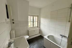 SOMMERAKTION* GROSSE, LEERE 4 ZIMMER MAISONETTE WOHNUNG !!! – Förkelstraße 6, 47259 Hüttenheim, Duisburg – Vorschaubild 3