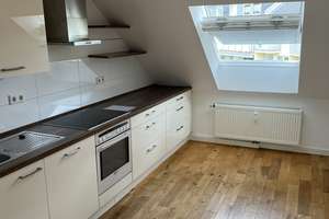 Wohnen mit Charakter: 3-Zimmer-Dachgeschosswohnung in Benrath – Börchemstrasse 13, 40597 Benrath, Düsseldorf – Vorschaubild 5