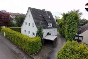 Coming Soon!
Freistehendes 1–2 Familienhaus mit zwei separaten Wohneingängen!