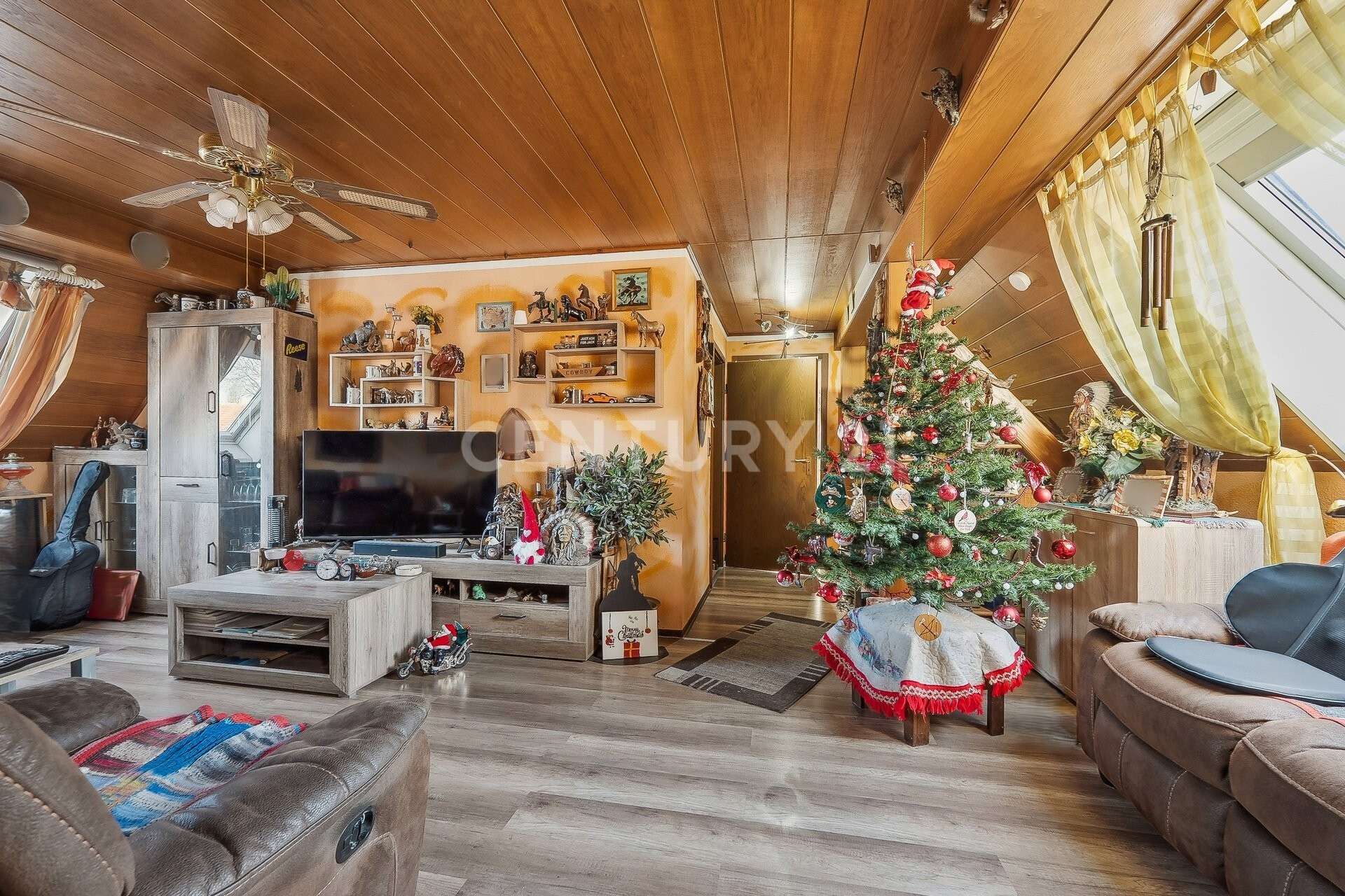 Immobilie in Roßtal - Wohntraum für Mehrgenerationen und Autoliebhaber - Bild 4